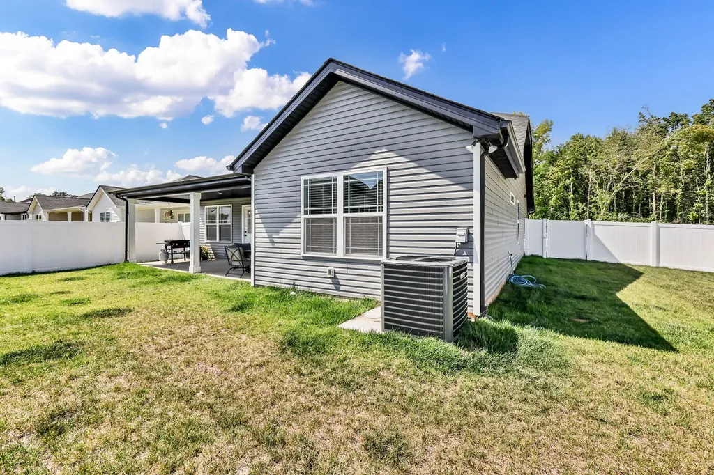 1143 Javier Drive Springfield TN 37172