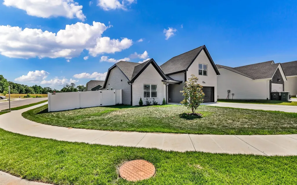 1143 Javier Drive Springfield TN 37172