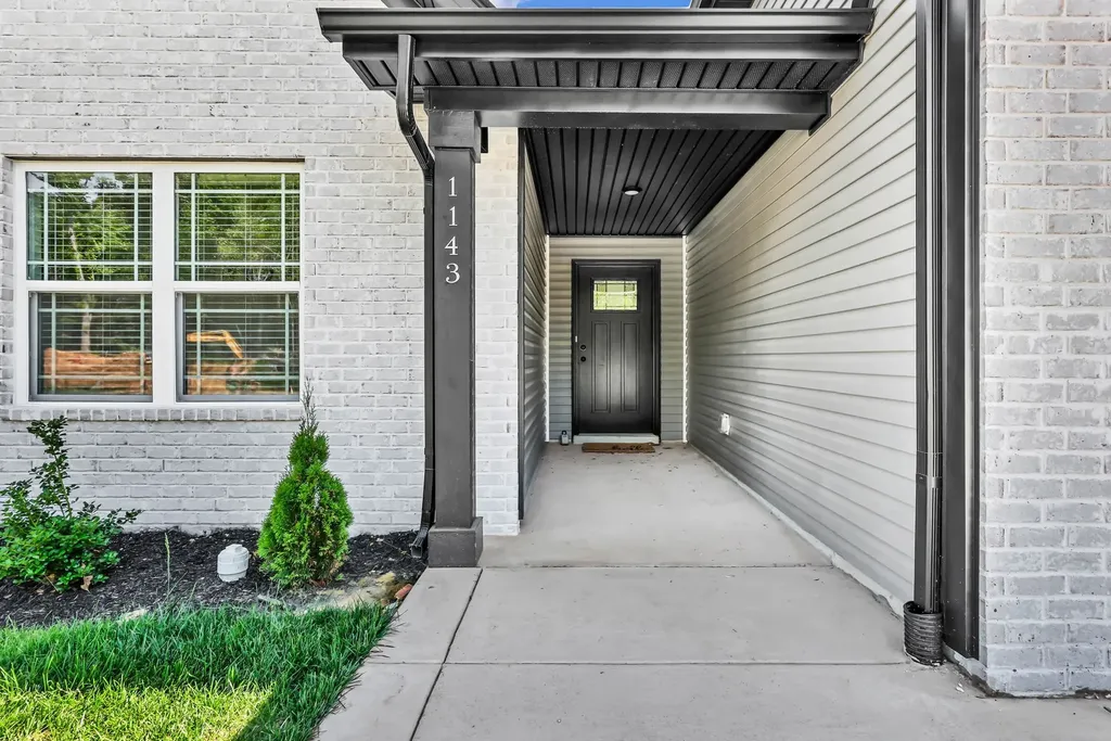 1143 Javier Drive Springfield TN 37172