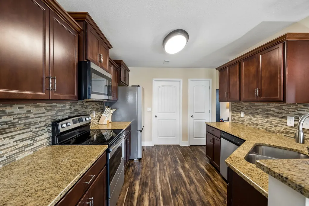 1151 Eagles Bluff Drive Clarksville TN 37040