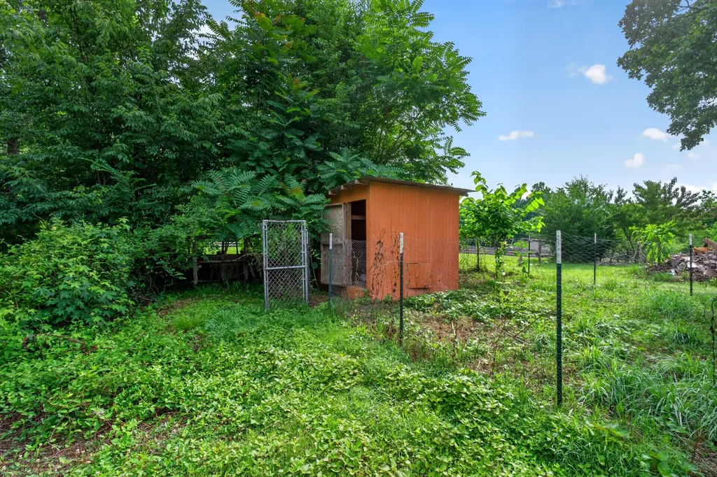 638 Manustown Road Woodbury TN 37190