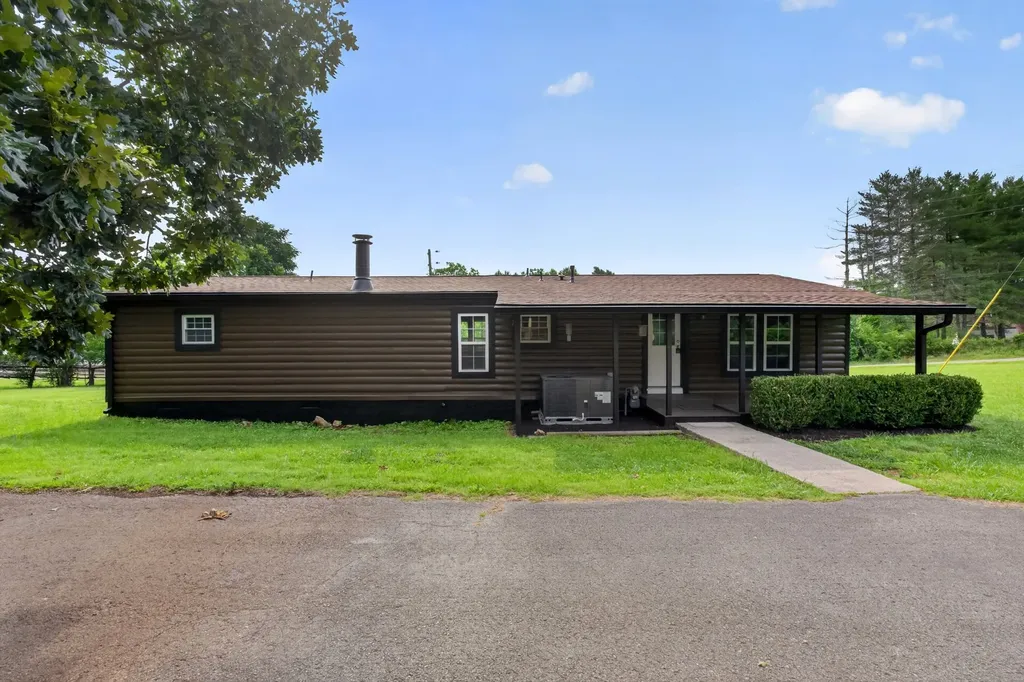 638 Manustown Road Woodbury TN 37190