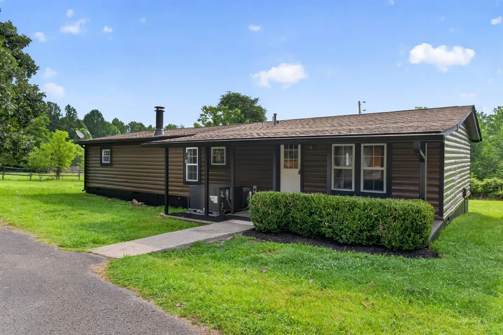 638 Manustown Road Woodbury TN 37190