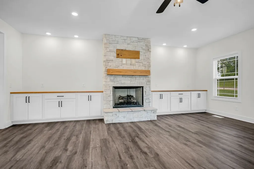 420 Stonemeadow Road Clarksville TN 37043