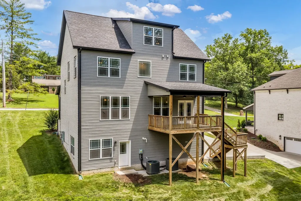 420 Stonemeadow Road Clarksville TN 37043