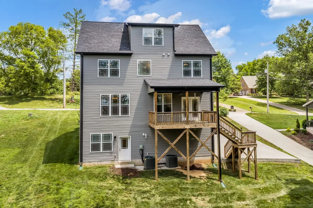 420 Stonemeadow Road Clarksville TN 37043