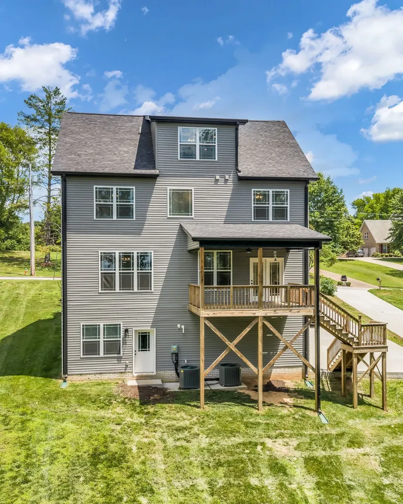 420 Stonemeadow Road Clarksville TN 37043