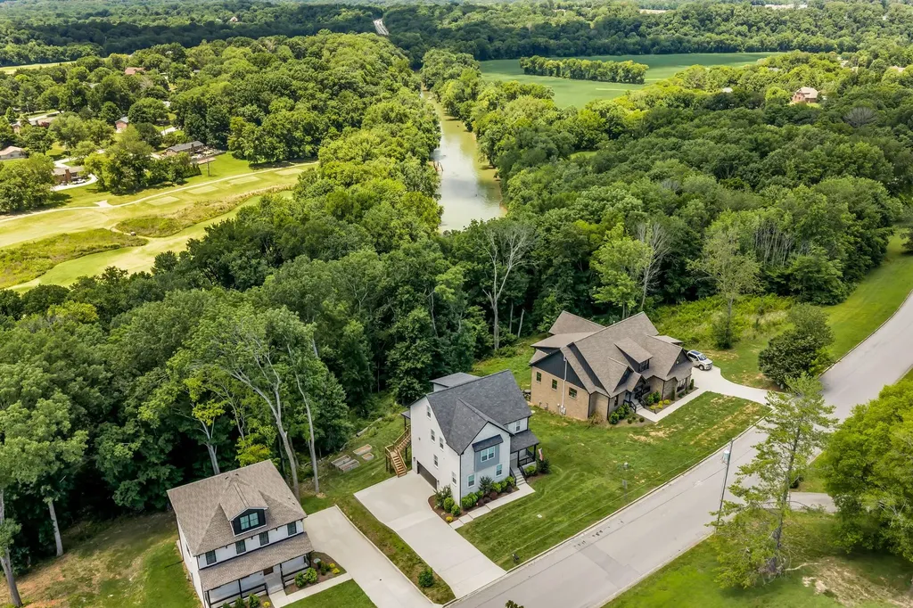 420 Stonemeadow Road Clarksville TN 37043
