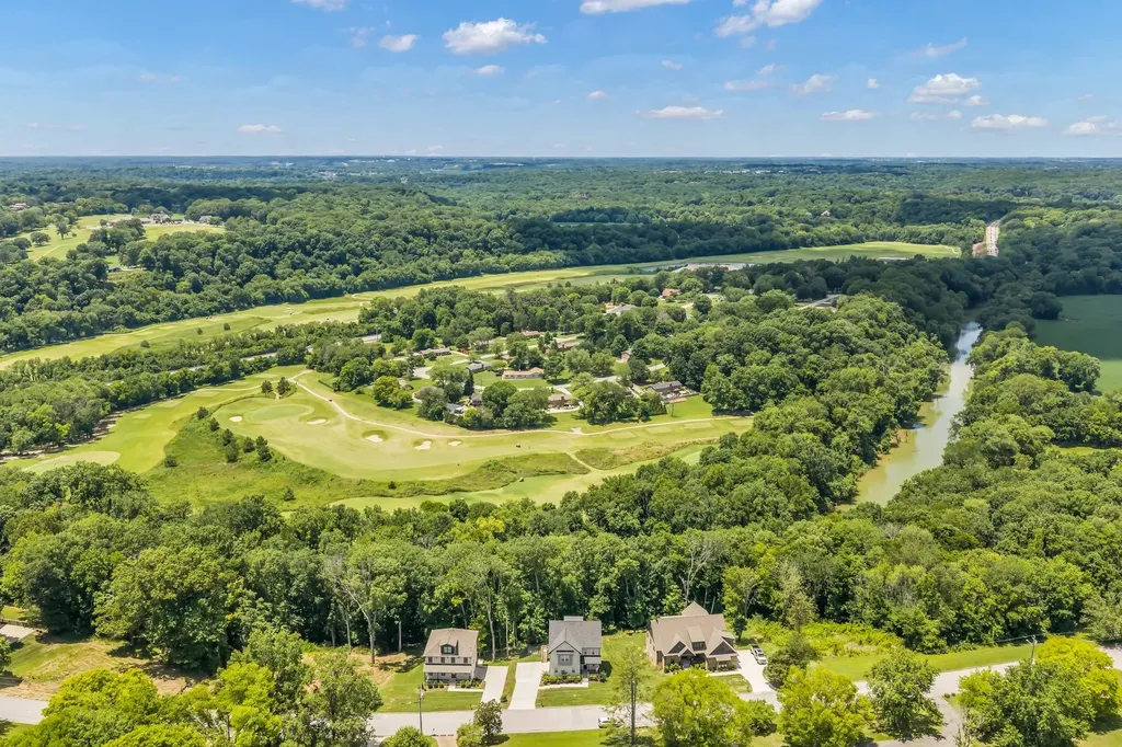 420 Stonemeadow Road Clarksville TN 37043