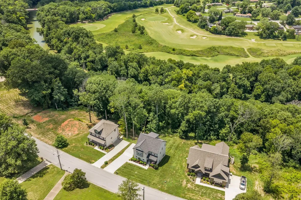 420 Stonemeadow Road Clarksville TN 37043