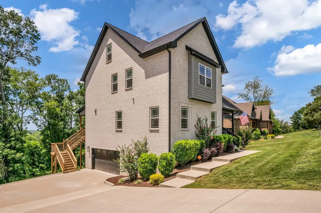 420 Stonemeadow Road Clarksville TN 37043