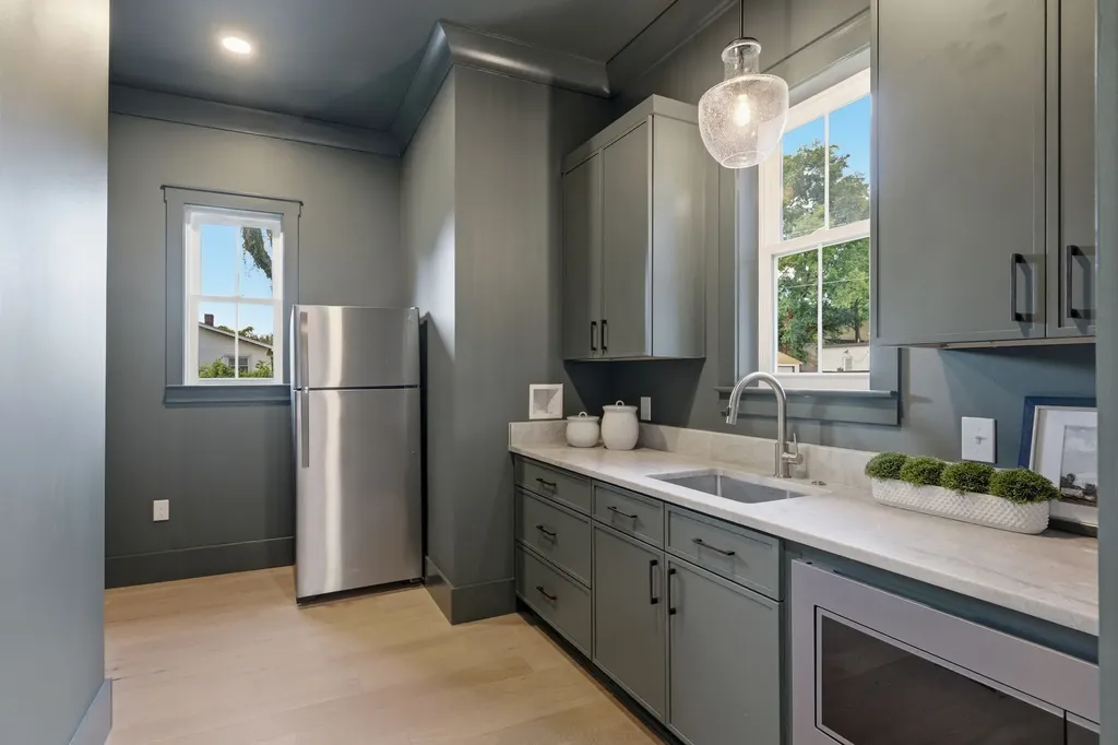 1025 Meridian Street Nashville TN 37207