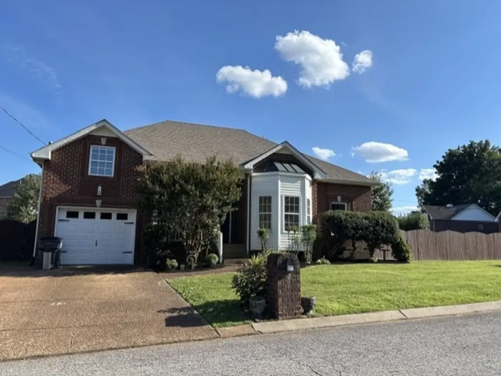 127 Iroquois Drive White House TN 37188