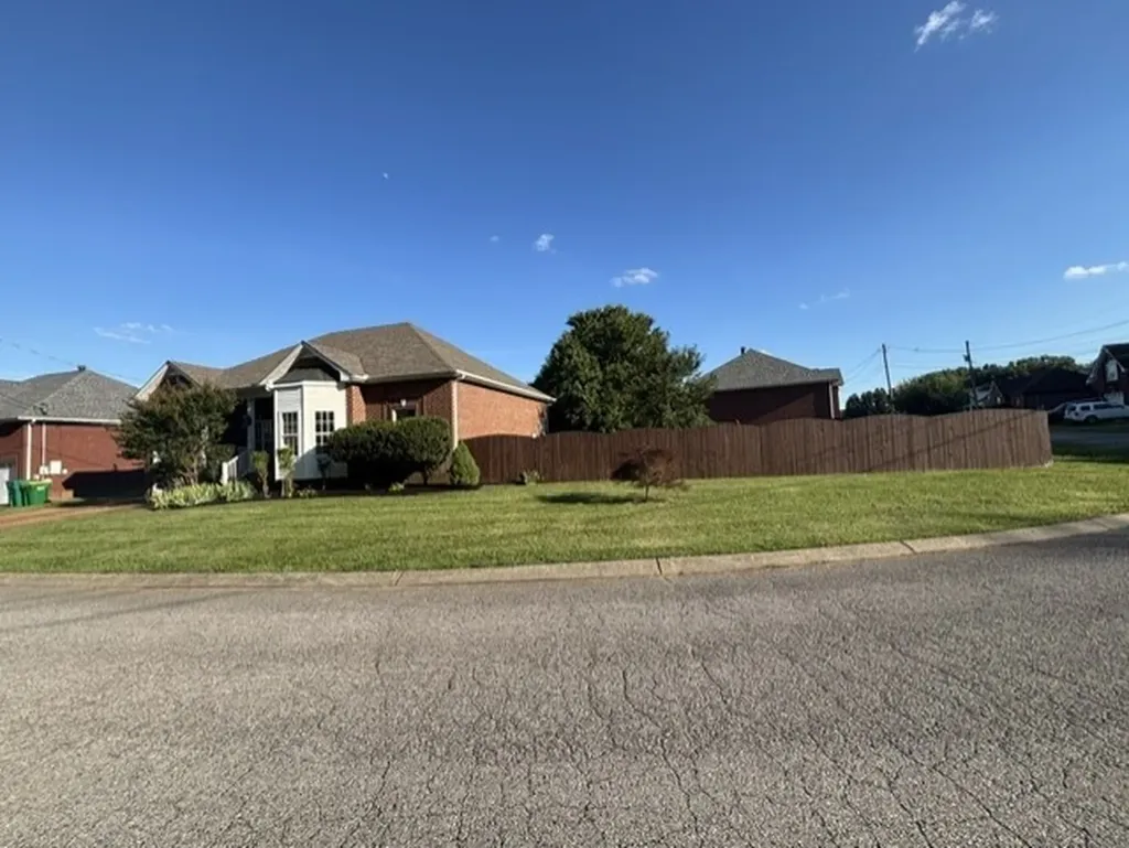 127 Iroquois Drive White House TN 37188