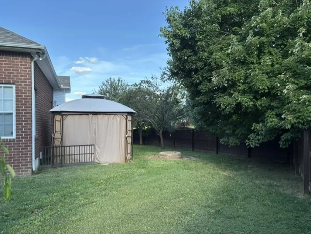 127 Iroquois Drive White House TN 37188