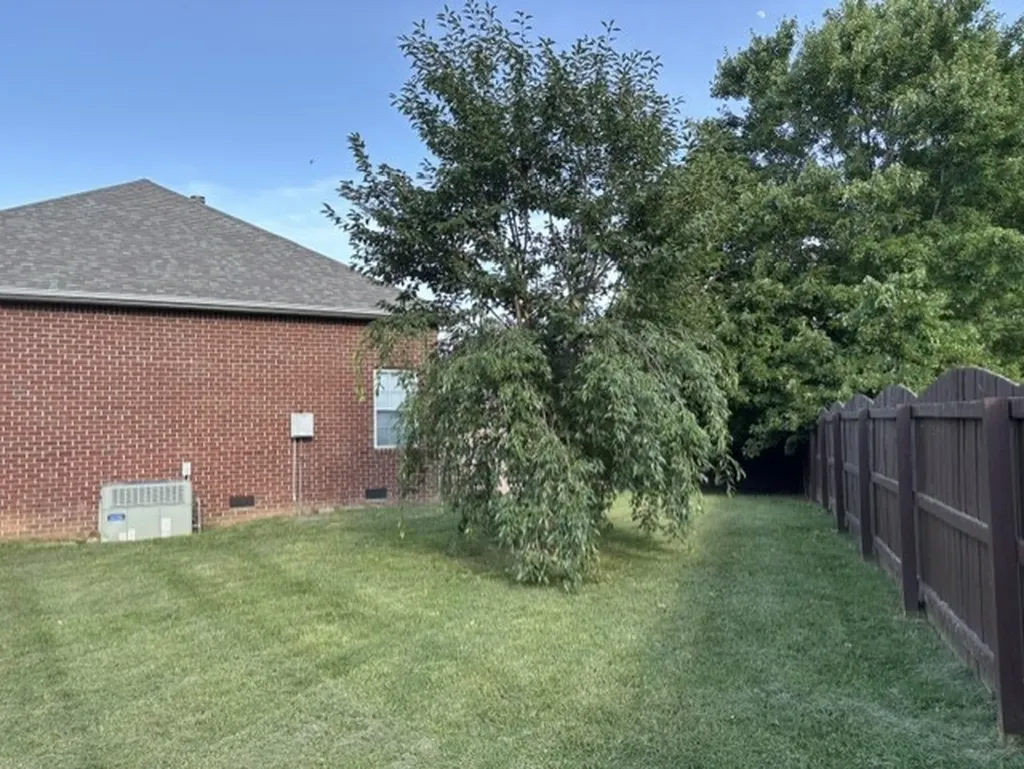 127 Iroquois Drive White House TN 37188