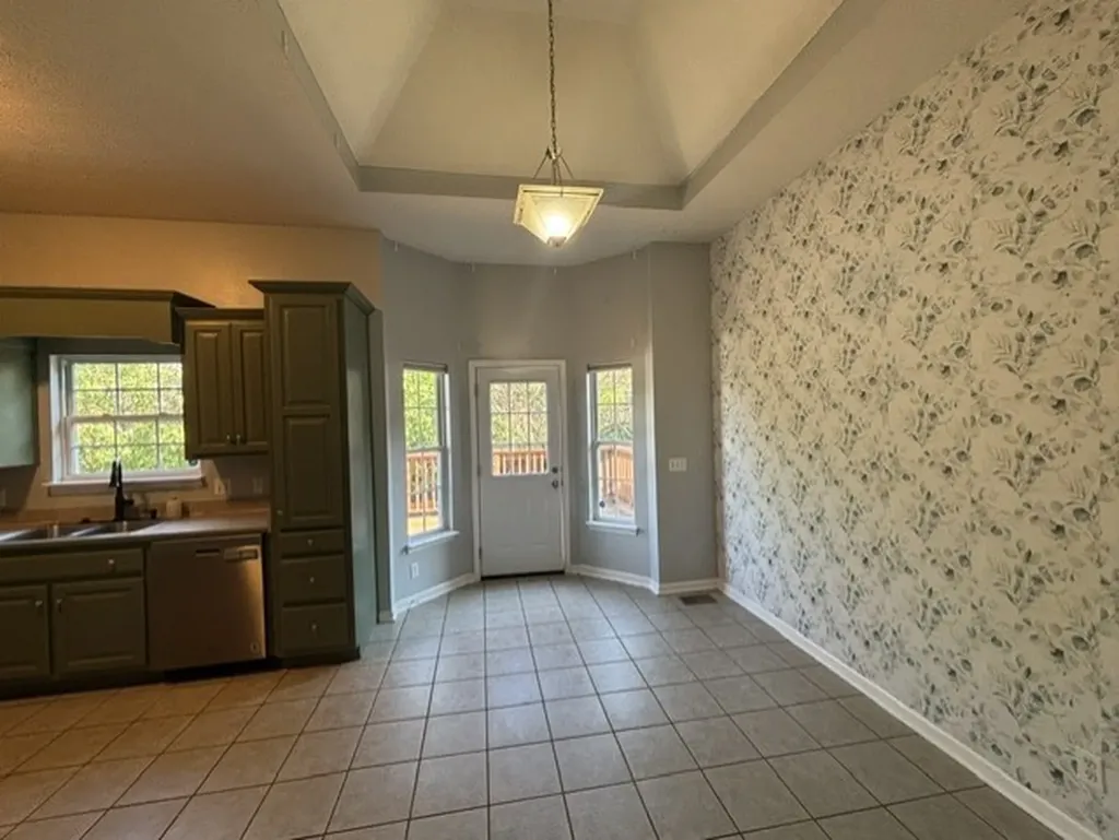 127 Iroquois Drive White House TN 37188