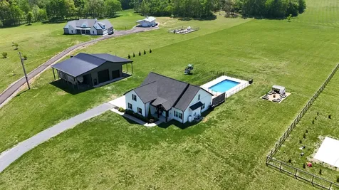 4055 Calista Road Cross Plains TN 37049
