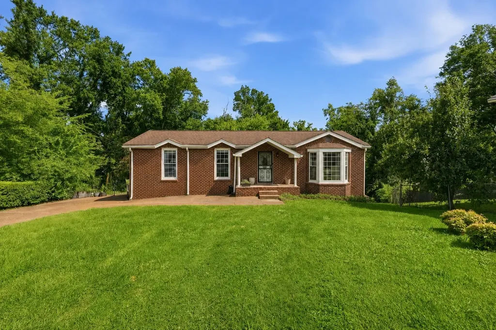 4824 Blue Springs Drive Nashville TN 37211