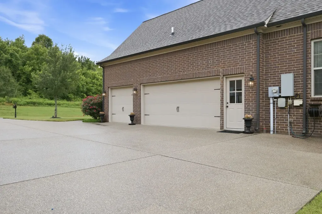 7056 Crimson Leaf Lane College Grove TN 37046