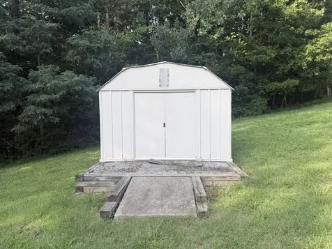 74 English Drive Cadiz KY 42211