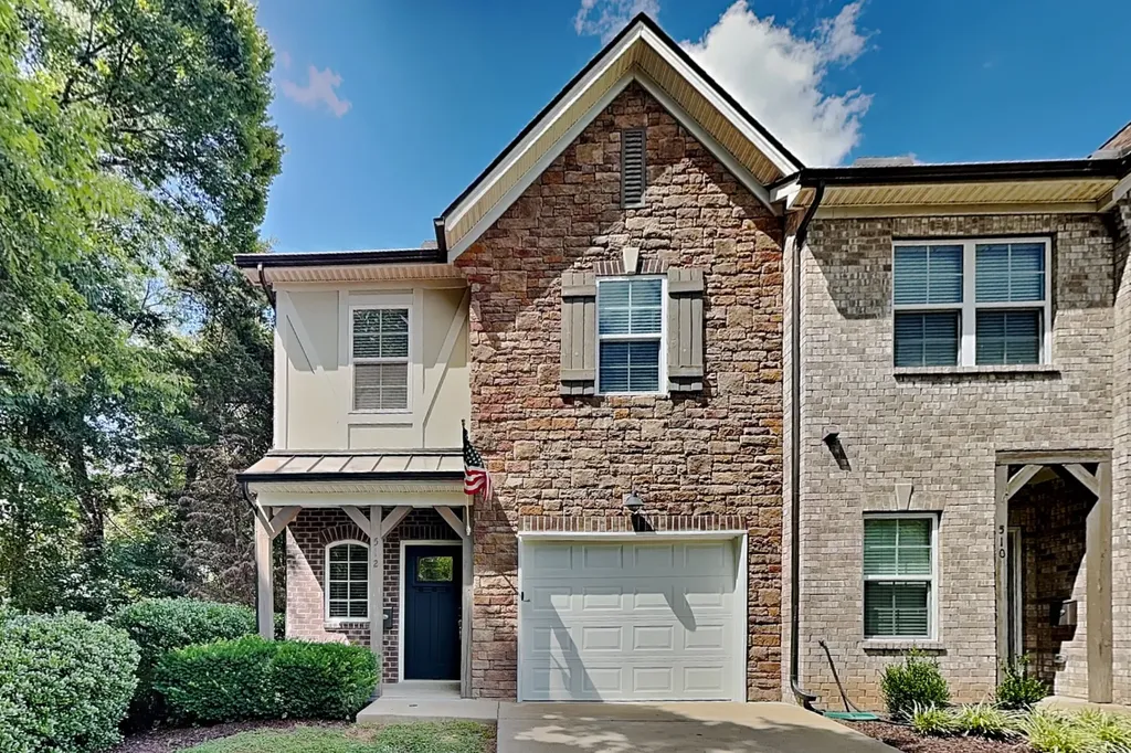 512 Hickory Leaf Court Mount Juliet TN 37122