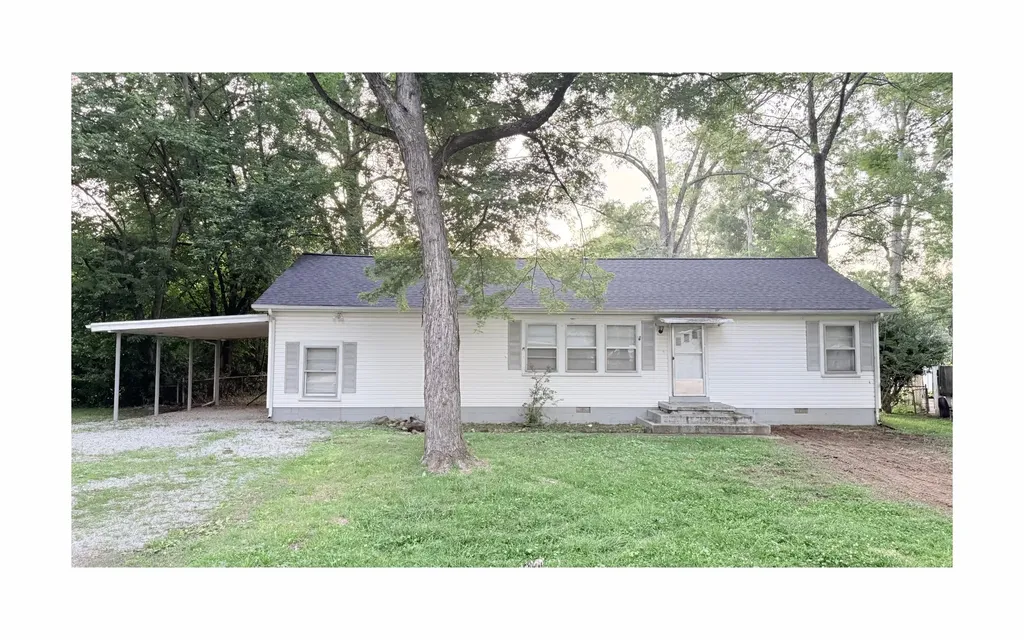 1002 Evins Street Manchester TN 37355