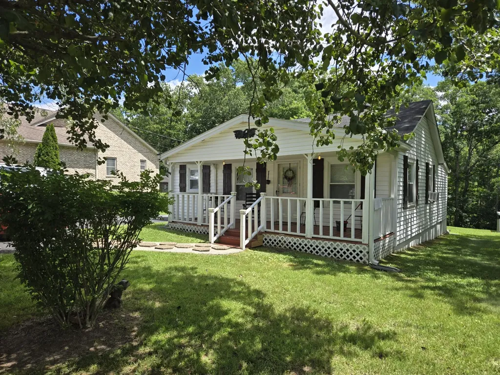 226 Draper Avenue Greenbrier TN 37073