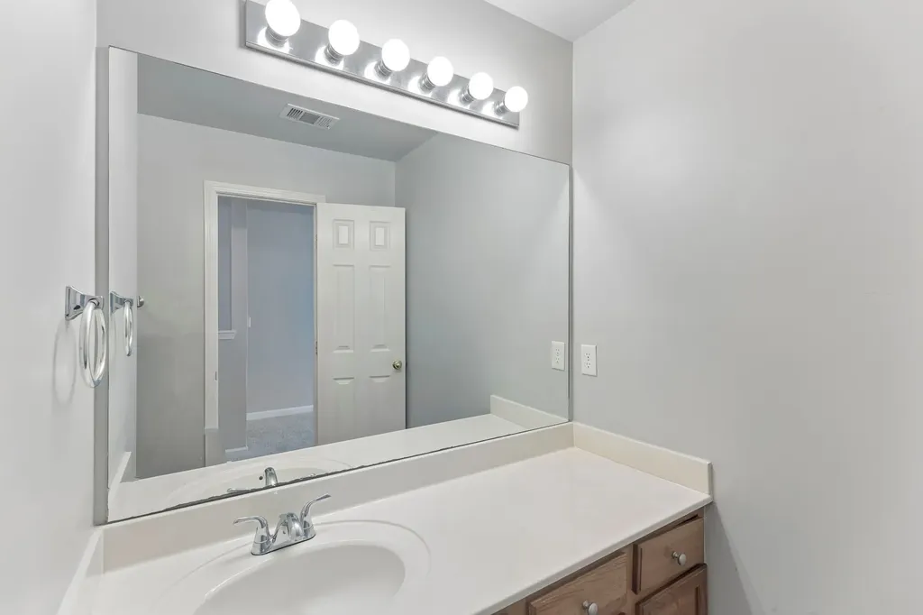 1961 Deep Woods Trail Nashville TN 37214