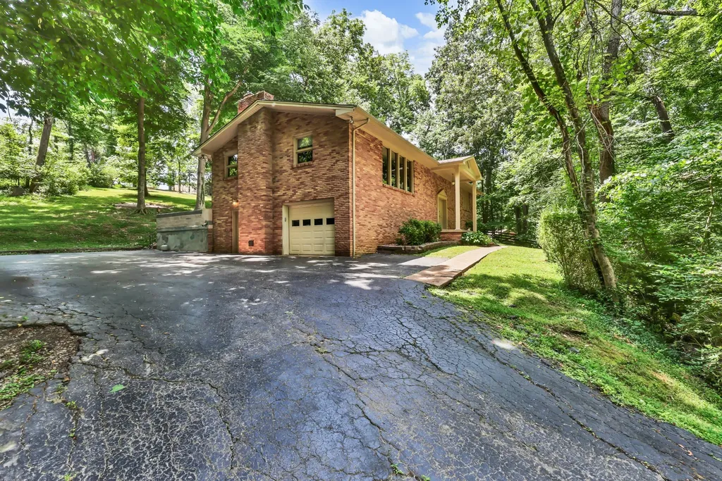 429 Winding Way Road Clarksville TN 37043