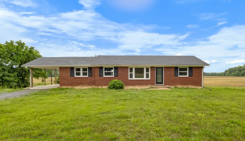 3070 Dover Road Woodlawn TN 37191