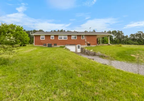 3070 Dover Road Woodlawn TN 37191