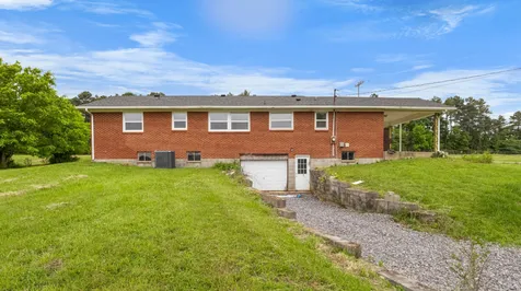 3070 Dover Road Woodlawn TN 37191