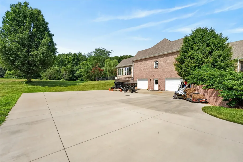 900 Mcclure Road Clarksville TN 37040