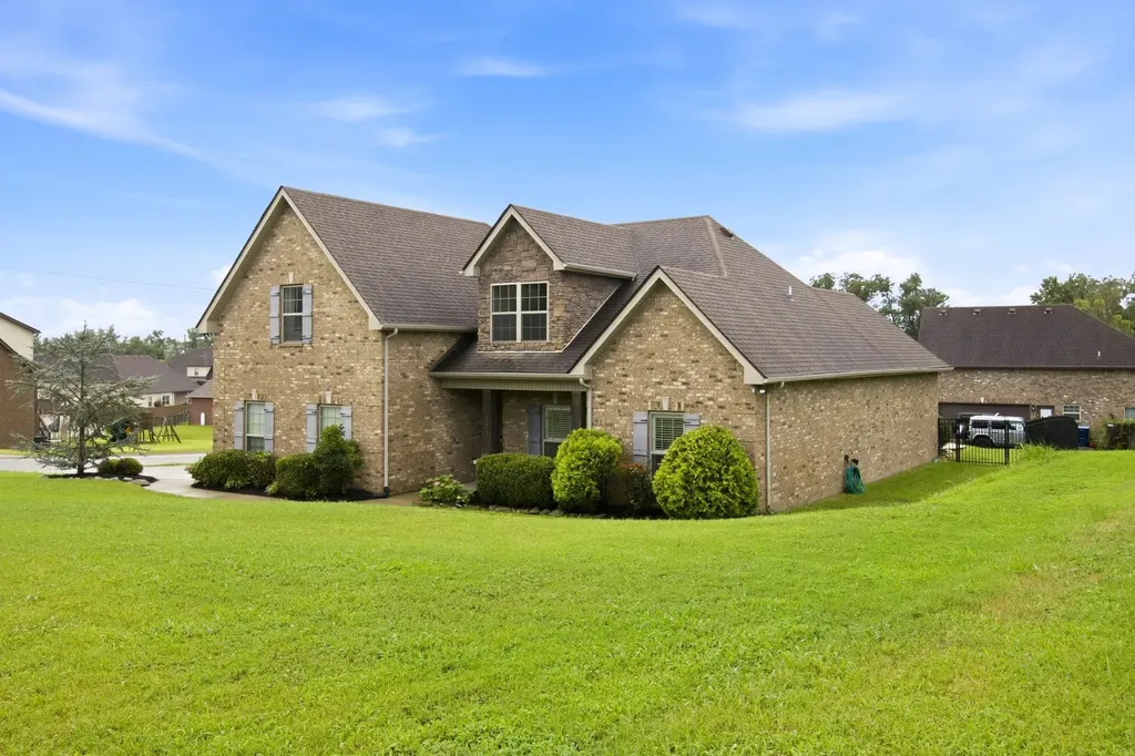1301 Rivercrest Drive Murfreesboro TN 37129