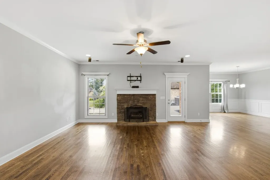 1301 Rivercrest Drive Murfreesboro TN 37129