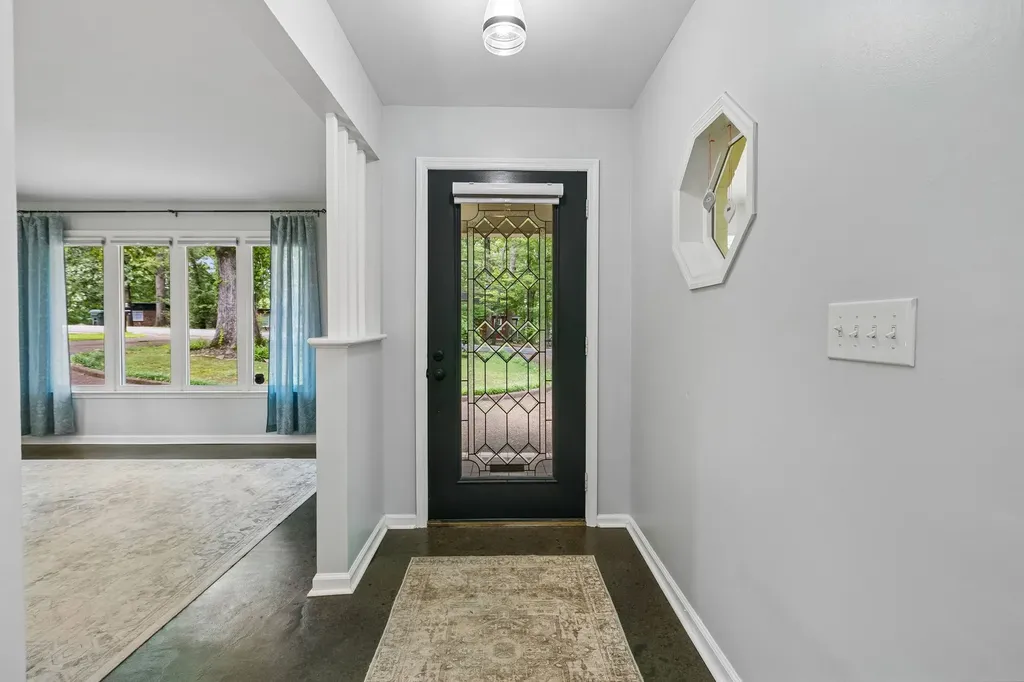 101 W Hills Terrace Dickson TN 37055