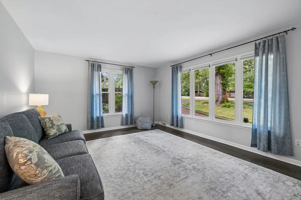 101 W Hills Terrace Dickson TN 37055