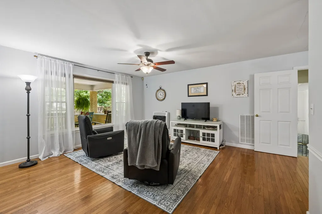 101 W Hills Terrace Dickson TN 37055