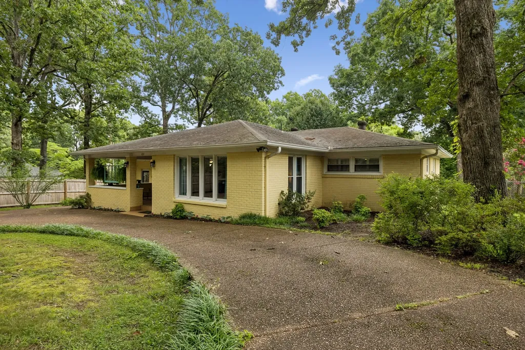 101 W Hills Terrace Dickson TN 37055