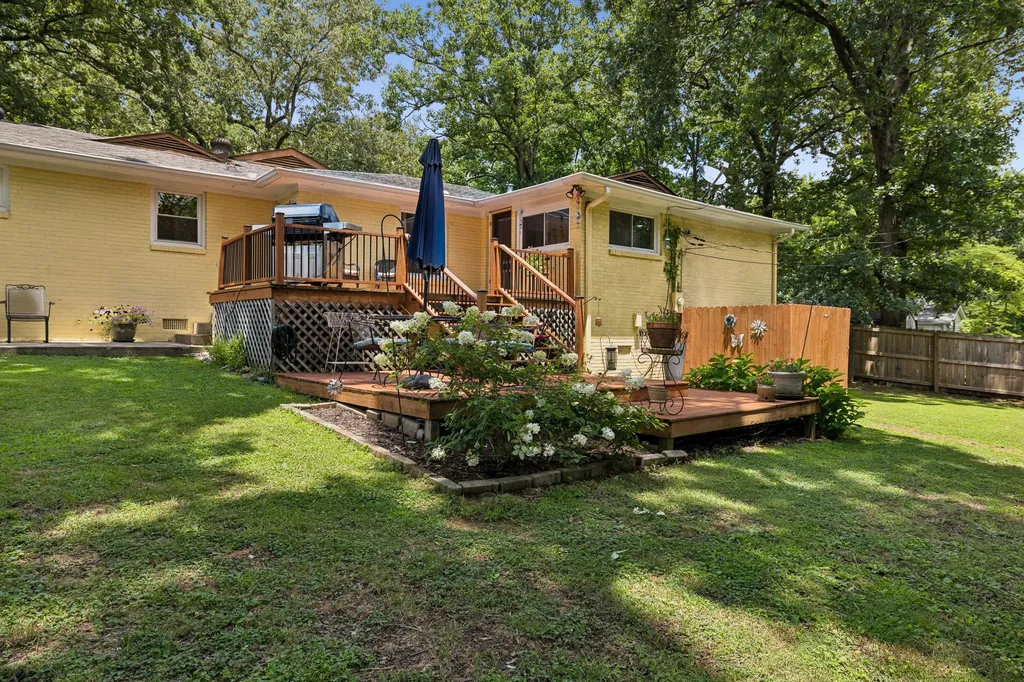 101 W Hills Terrace Dickson TN 37055