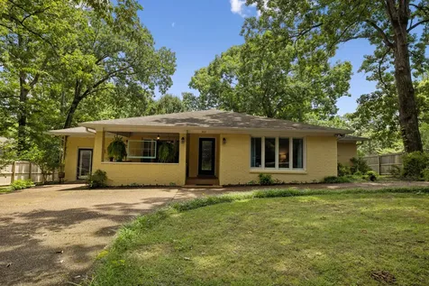 101 W Hills Terrace Dickson TN 37055