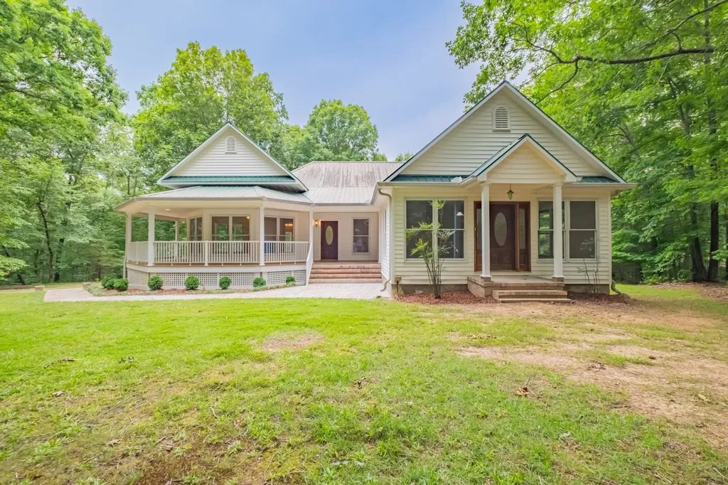 221 Winding Way Normandy TN 37360