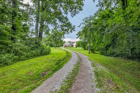 1089 Old Williamsport Pike Columbia TN 38401