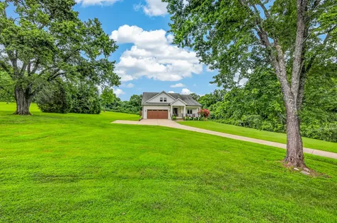 1089 Old Williamsport Pike Columbia TN 38401