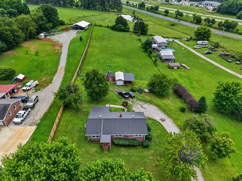 234 Jim Hennessee Road Sparta TN 38583