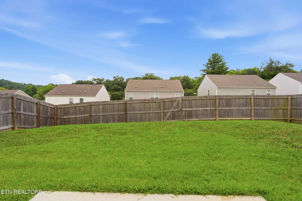 121 Kaley Lane Lenoir City TN 37771