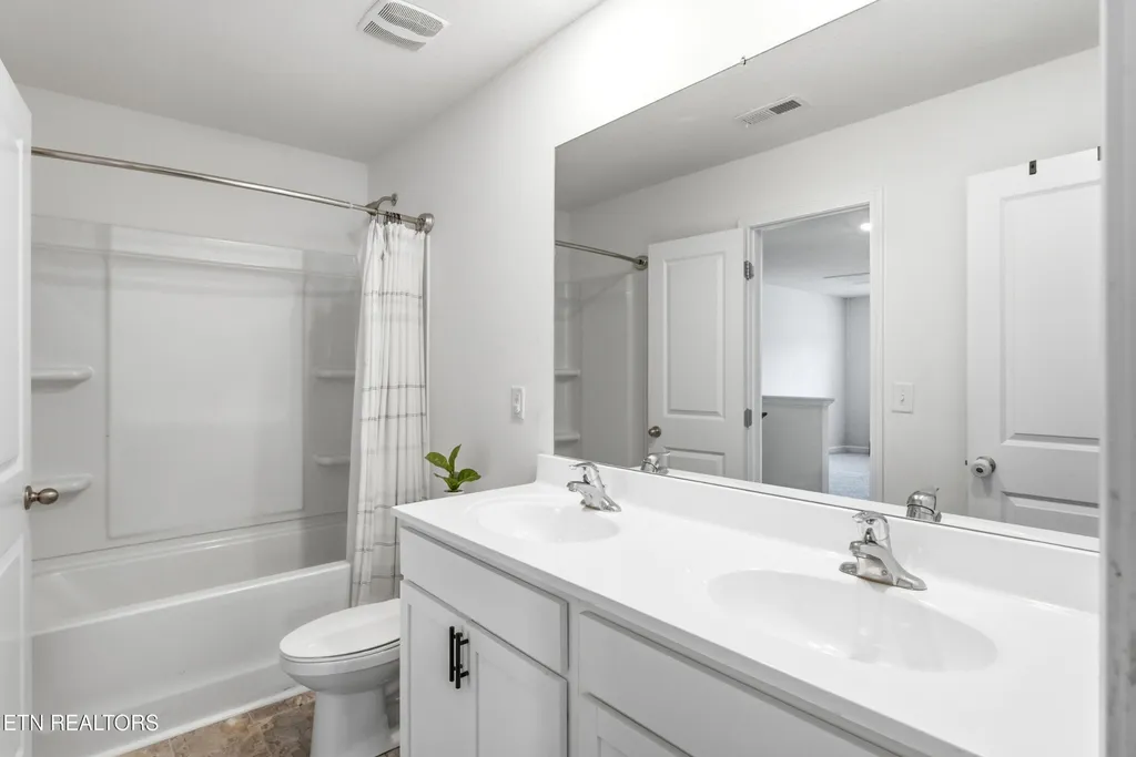121 Kaley Lane Lenoir City TN 37771