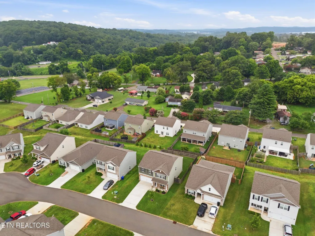 121 Kaley Lane Lenoir City TN 37771