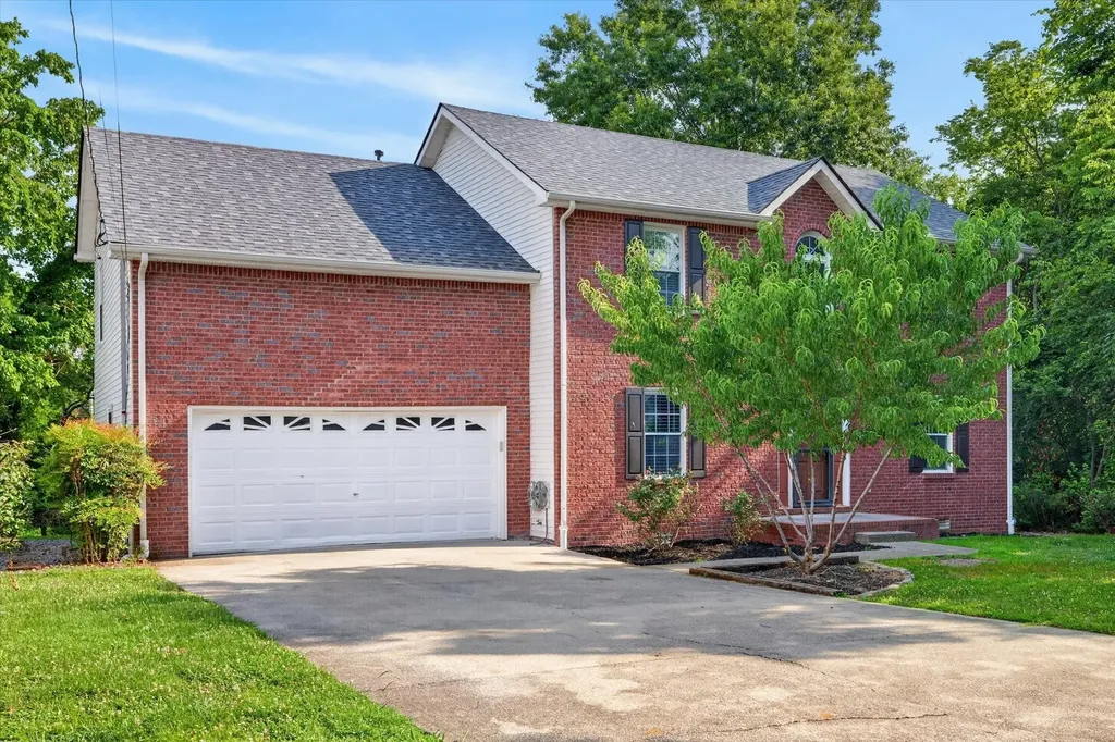 402 Pointe Clear Drive Smyrna TN 37167